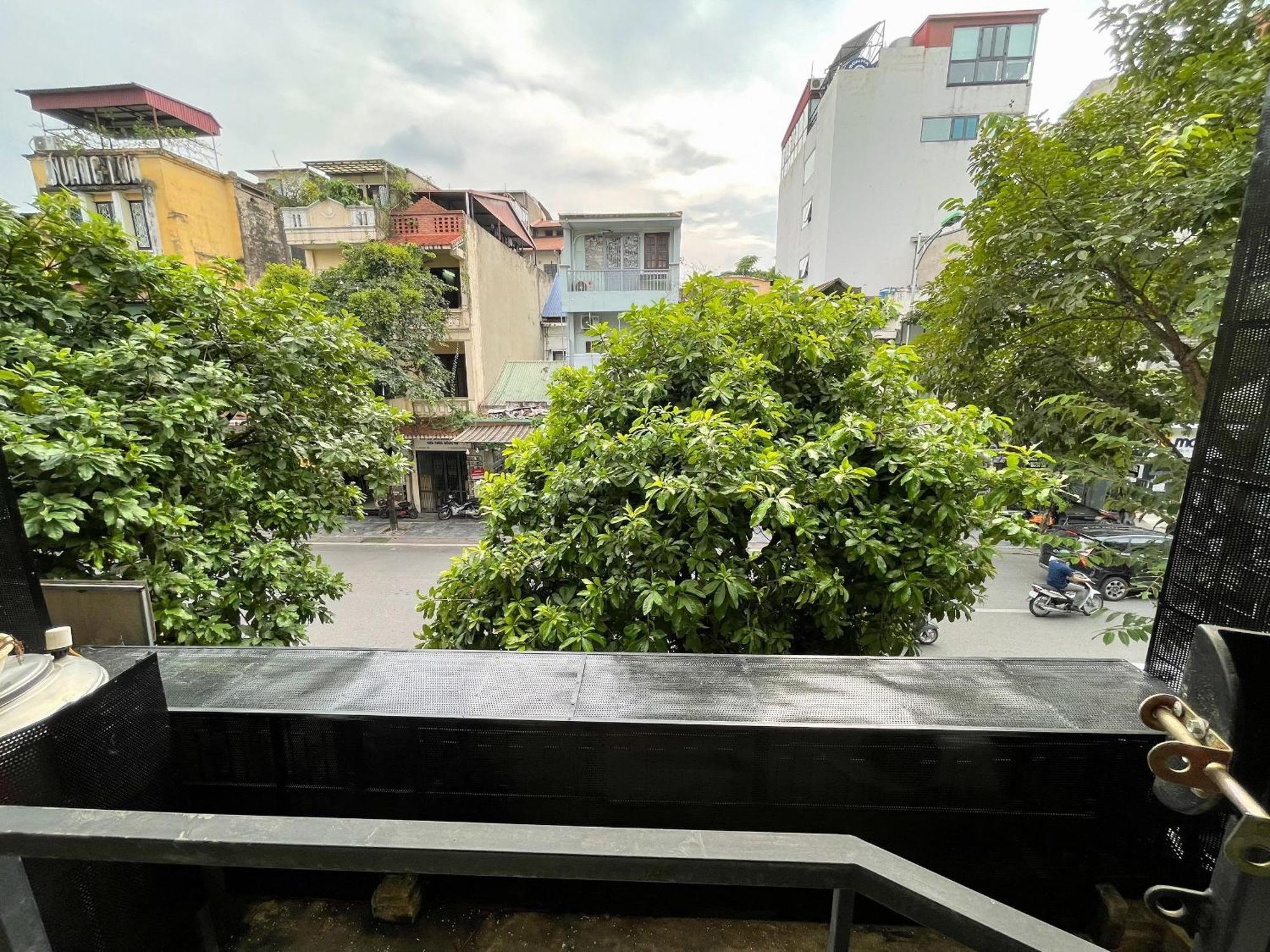Zeus Living - Old Quater Homestay Hanoi Buitenkant foto