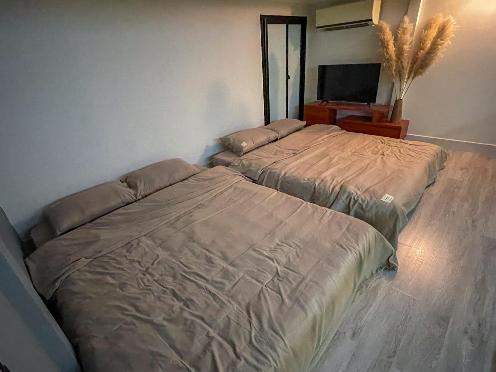 Zeus Living - Old Quater Homestay Hanoi Buitenkant foto