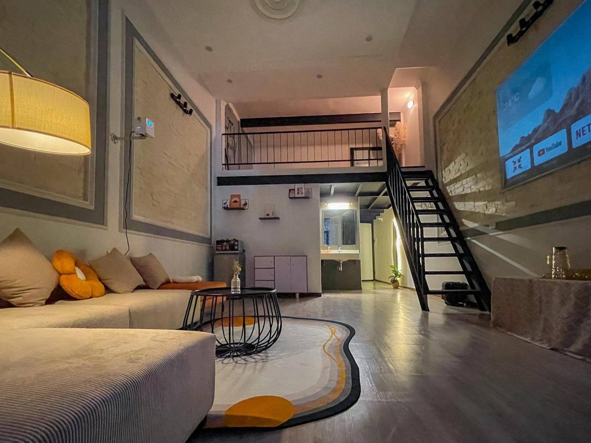 Zeus Living - Old Quater Homestay Hanoi Buitenkant foto