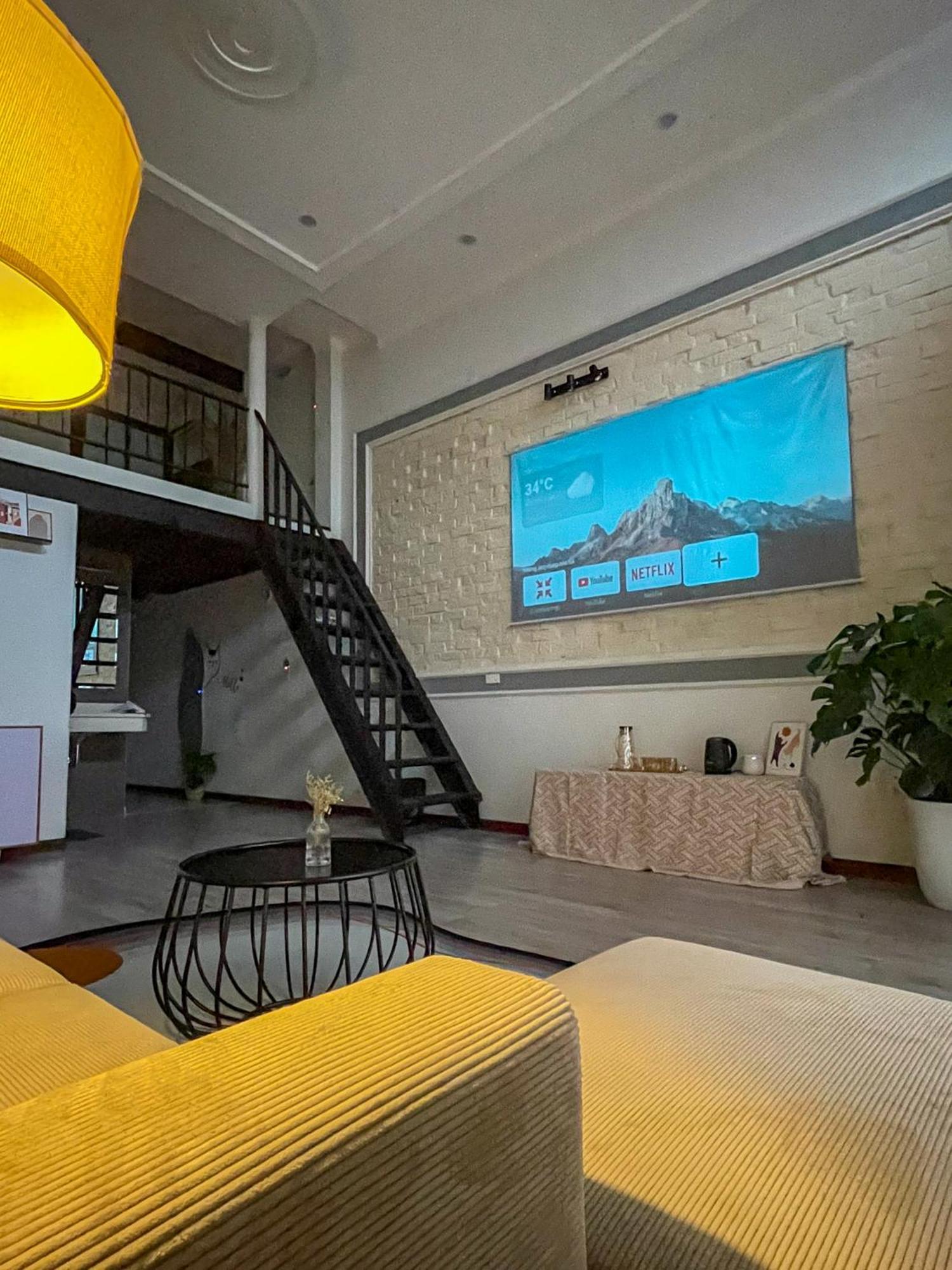 Zeus Living - Old Quater Homestay Hanoi Buitenkant foto