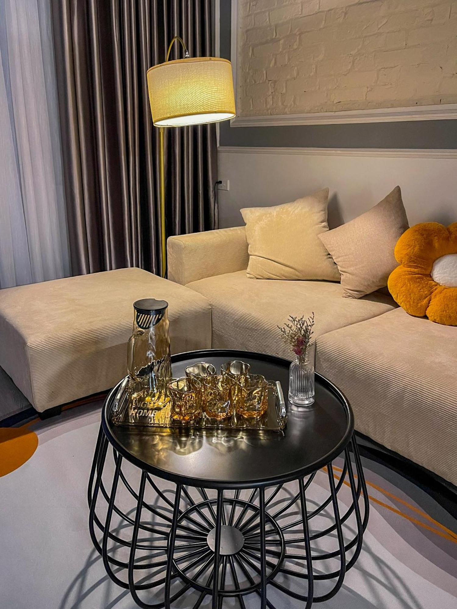 Zeus Living - Old Quater Homestay Hanoi Buitenkant foto