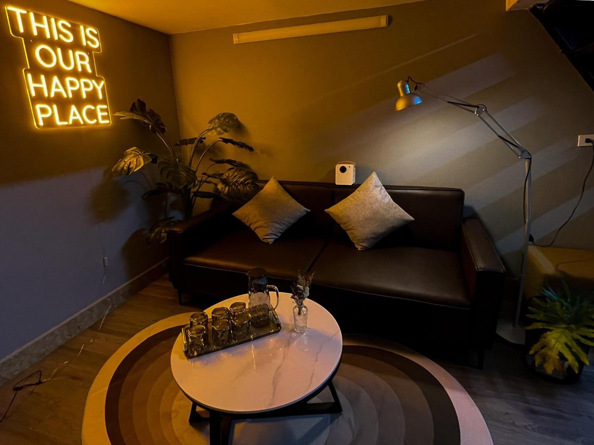 Zeus Living - Old Quater Homestay Hanoi Buitenkant foto