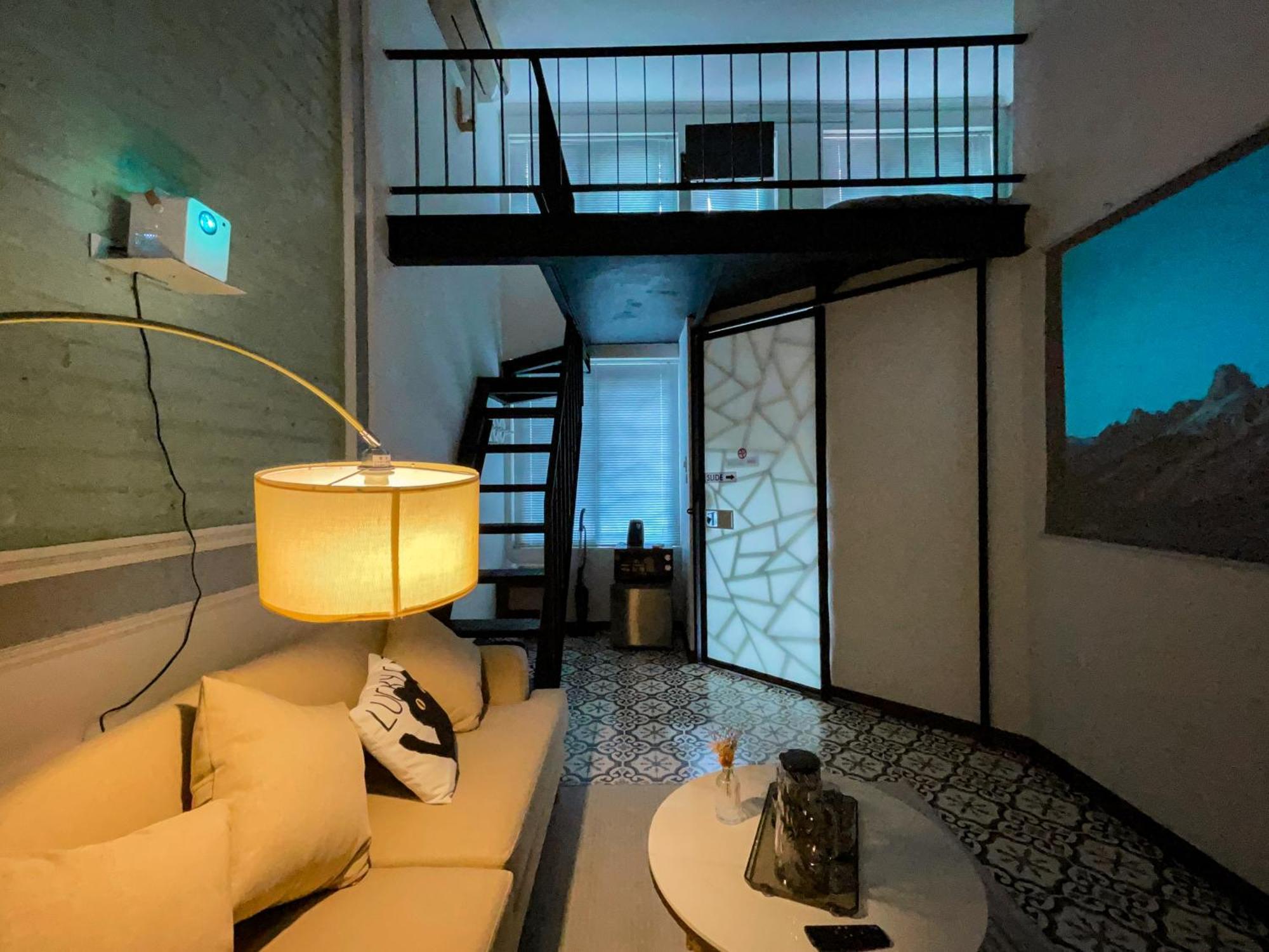 Zeus Living - Old Quater Homestay Hanoi Buitenkant foto