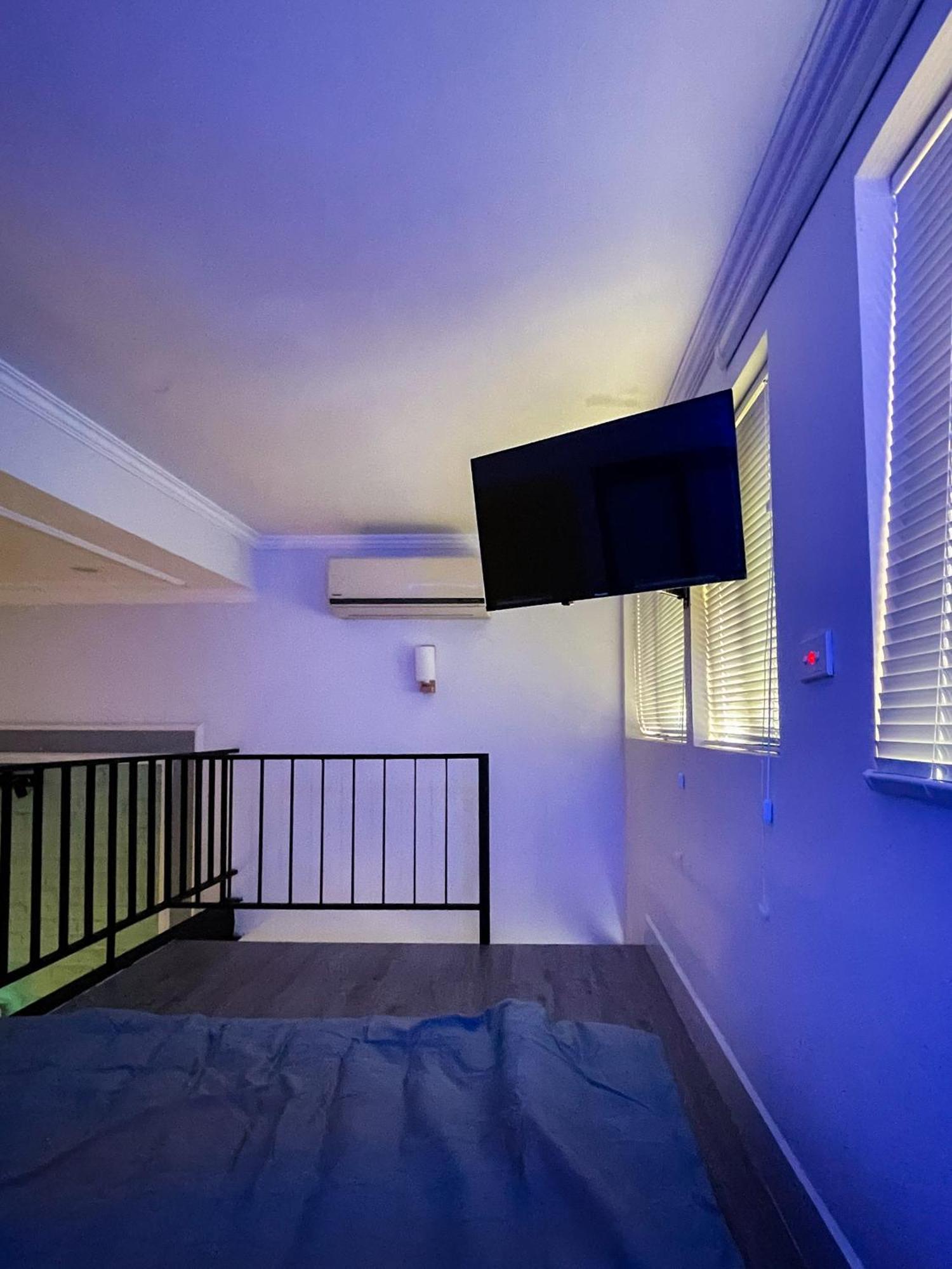 Zeus Living - Old Quater Homestay Hanoi Buitenkant foto