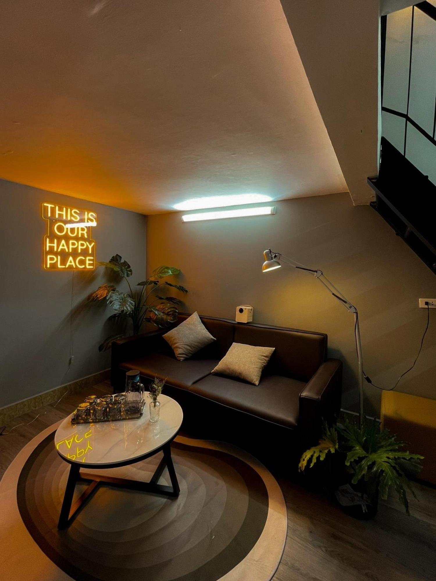 Zeus Living - Old Quater Homestay Hanoi Buitenkant foto
