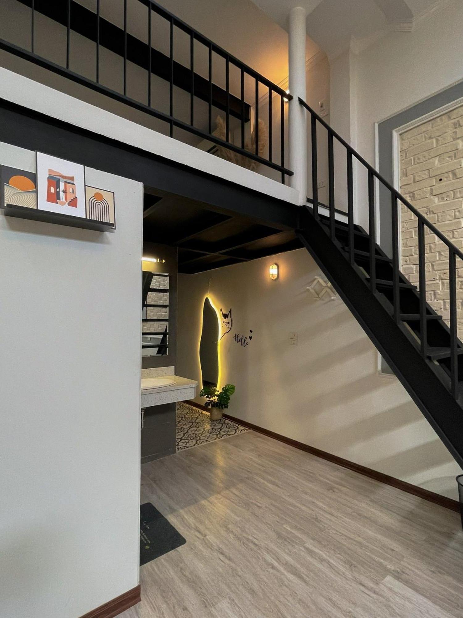Zeus Living - Old Quater Homestay Hanoi Buitenkant foto