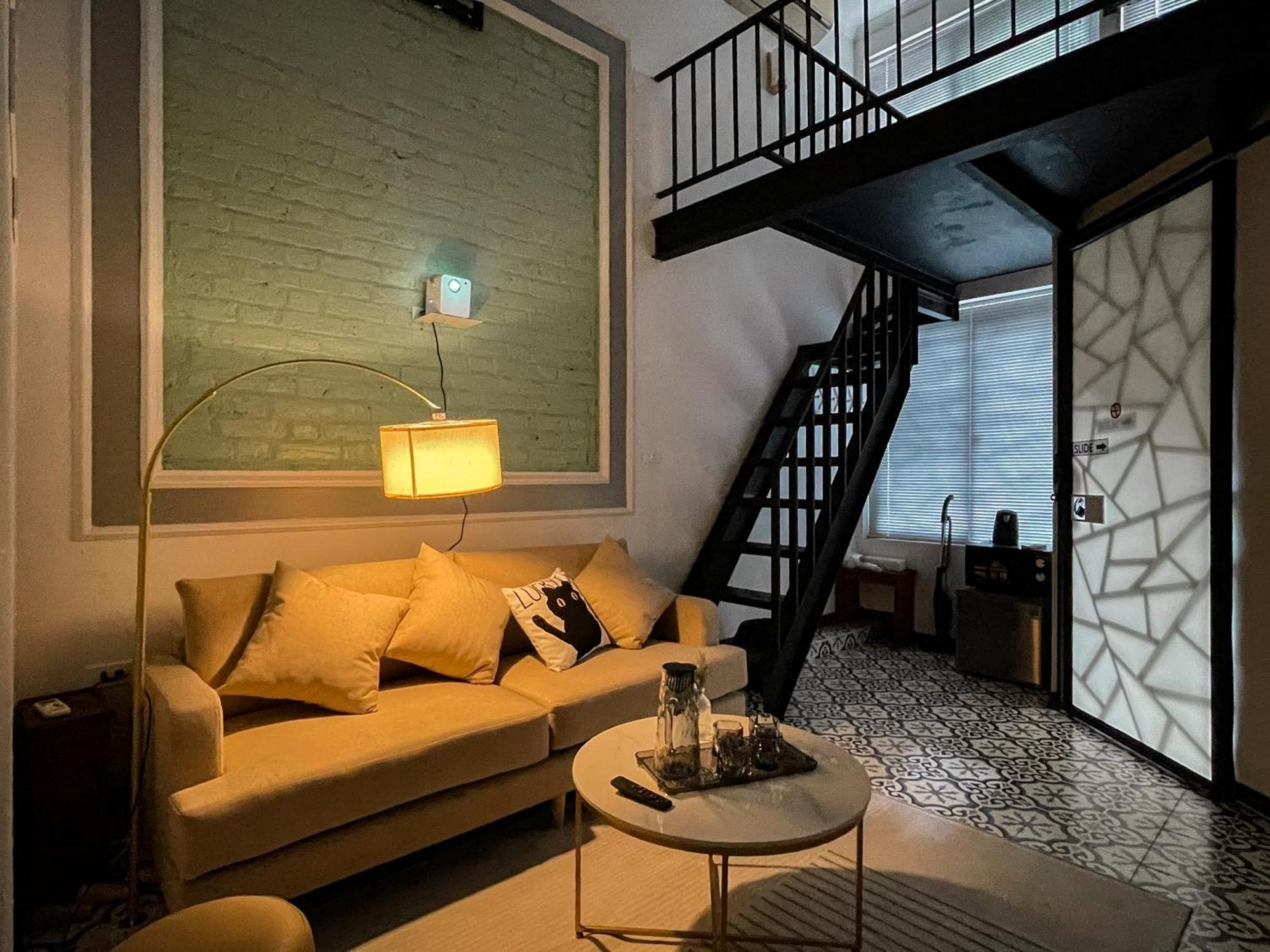 Zeus Living - Old Quater Homestay Hanoi Buitenkant foto