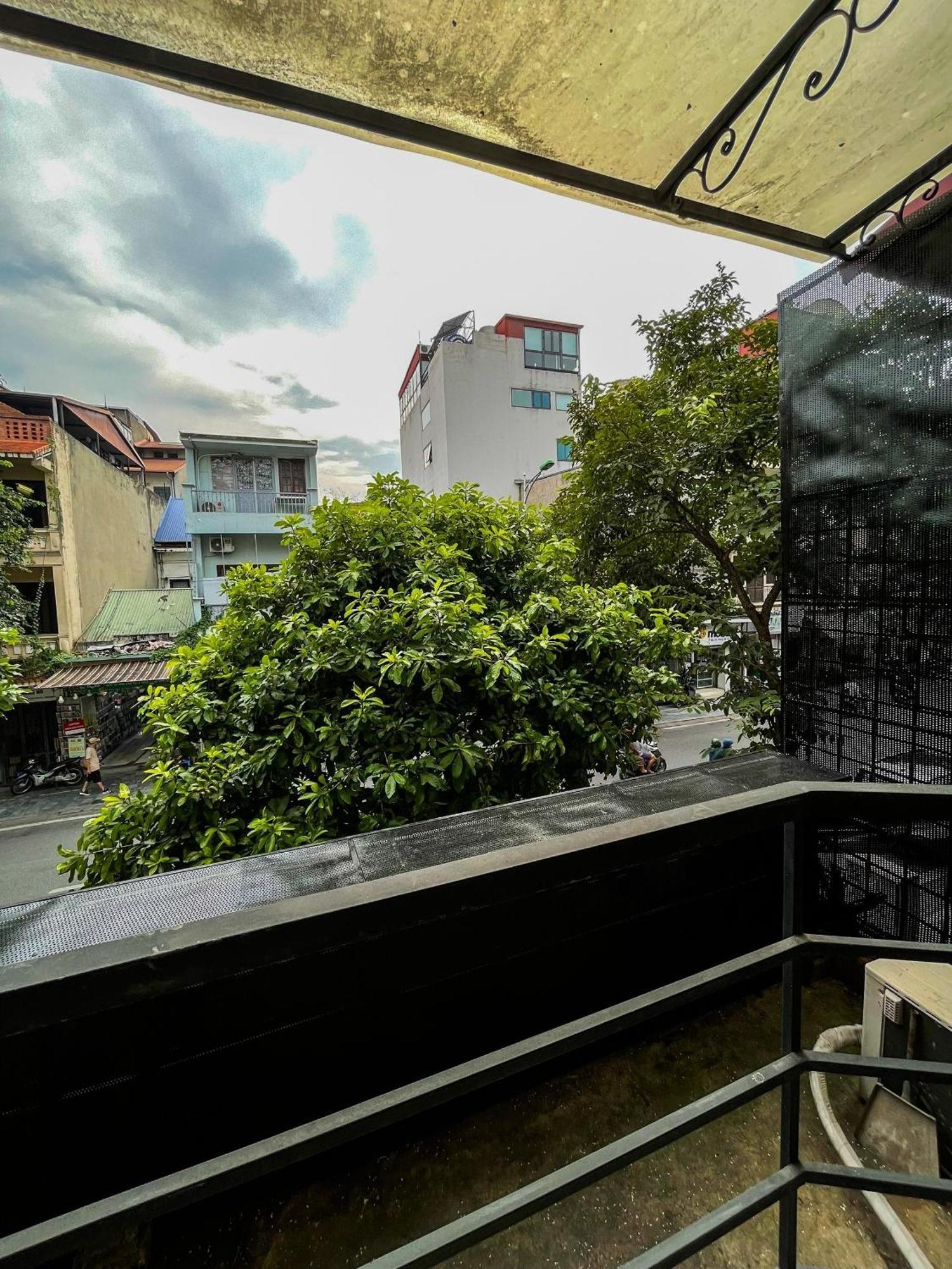 Zeus Living - Old Quater Homestay Hanoi Buitenkant foto
